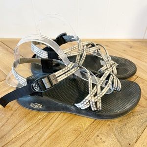 Chaco strappy adjustable outdoor sandals water hiking women’s size 10 white grey